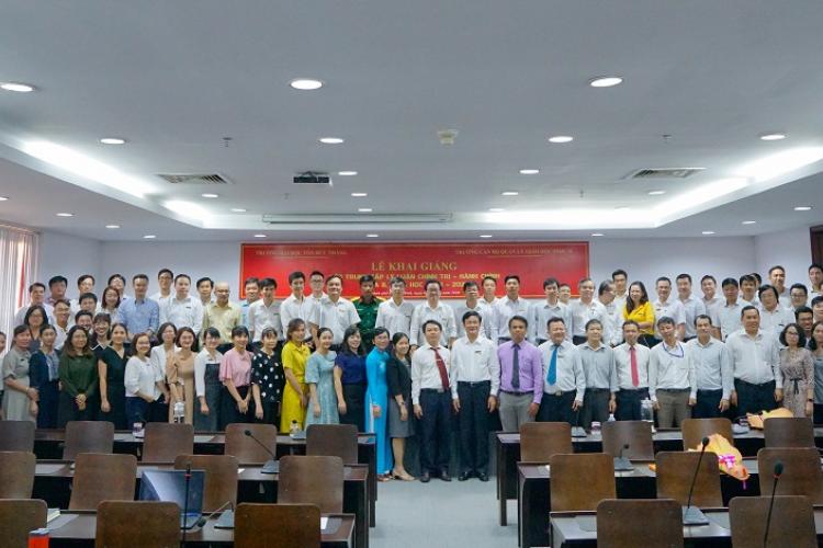 TDTU in collaboration with the Institute of Education Management in Ho Chi Minh City (IEMH) held the Opening Ceremony of the Intermediate Politics – Administration Theory Class in 2020.